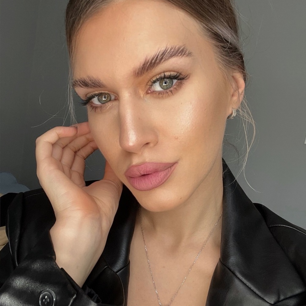 Meet your Posher, Milena